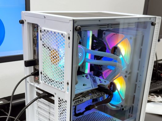 PC gamer montado e bem detalhado, feito pela Bergon
